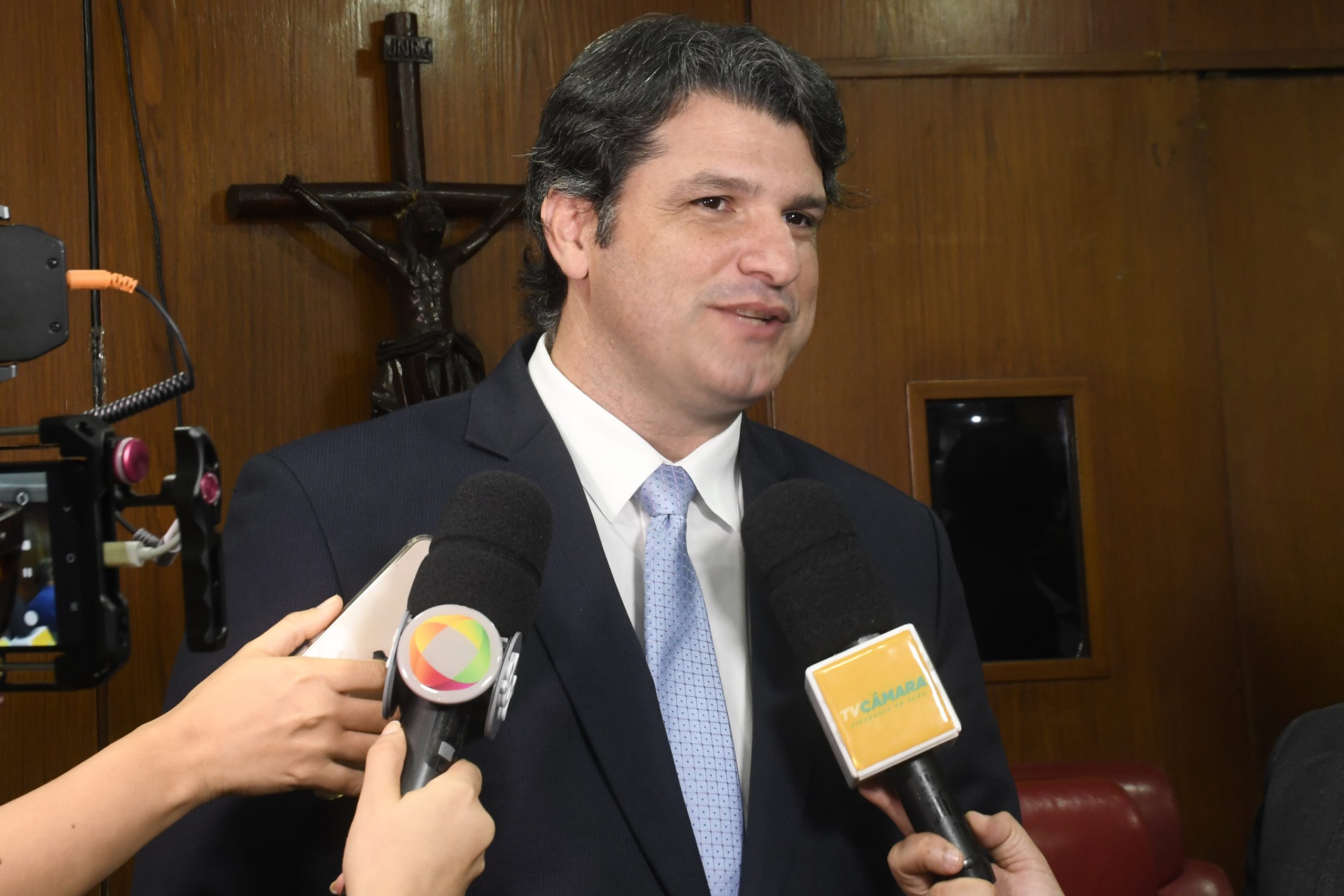 Leo Bezerra evita cravar segundo voto ao Senado e adia debate político para depois do São João