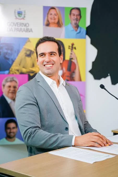 Lucas Ribeiro anuncia data do pagamento da primeira parcela do 13º salário dos servidores estaduais