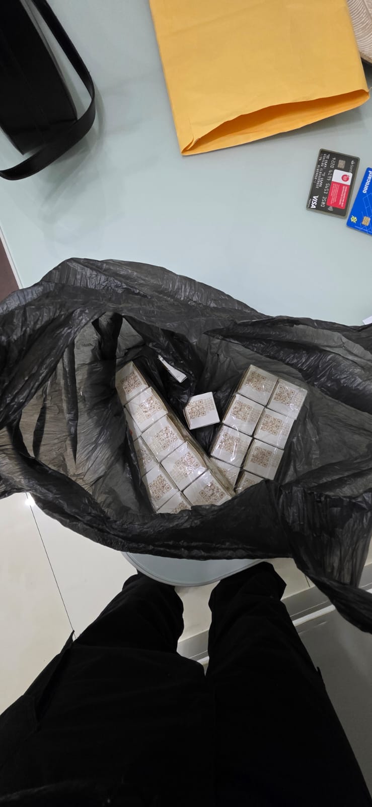 PF combate esquema de venda de medicamentos proibidos e cumpre prisões em operação interestadual