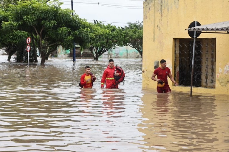 Governo libera R$ 49,2 milhões para famílias afetadas pelas chuvas na Paraíba e Pernambuco; medida já está em vigor