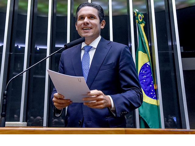 Hugo Motta articula reação da Câmara após decisão de Flávio Dino sobre emendas parlamentares