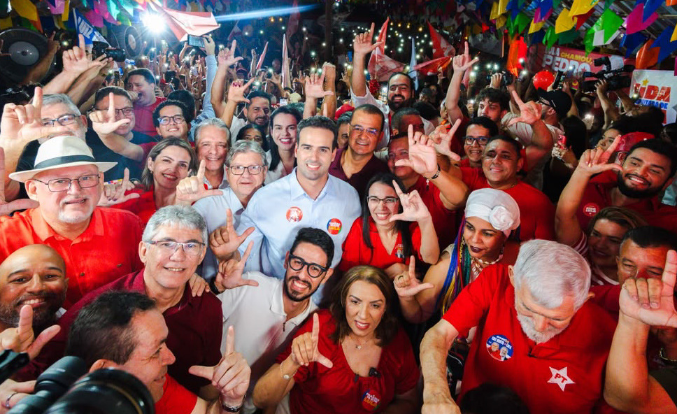 O PT oficializou apoio à reeleição de Lucas Ribeiro na Paraíba. Durante a convenção, o governador destacou a parceria com o presidente Lula, defendeu a continuidade dos investimentos federais e reafirmou compromisso com o desenvolvimento do estado.