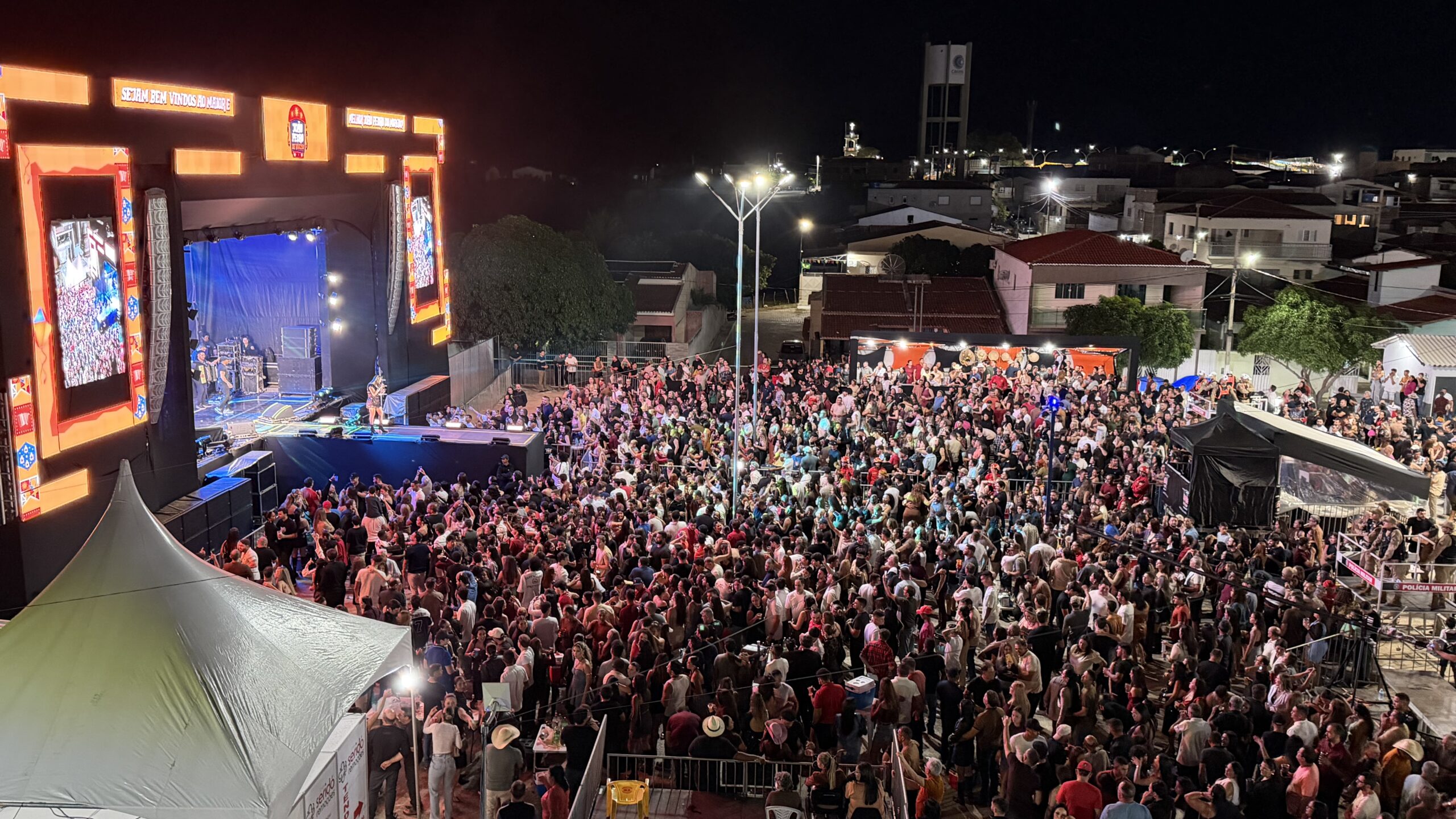 João Pedro de Várzea reúne grande público na abertura, grandes shows e prefeito destaca conquistas históricas do município