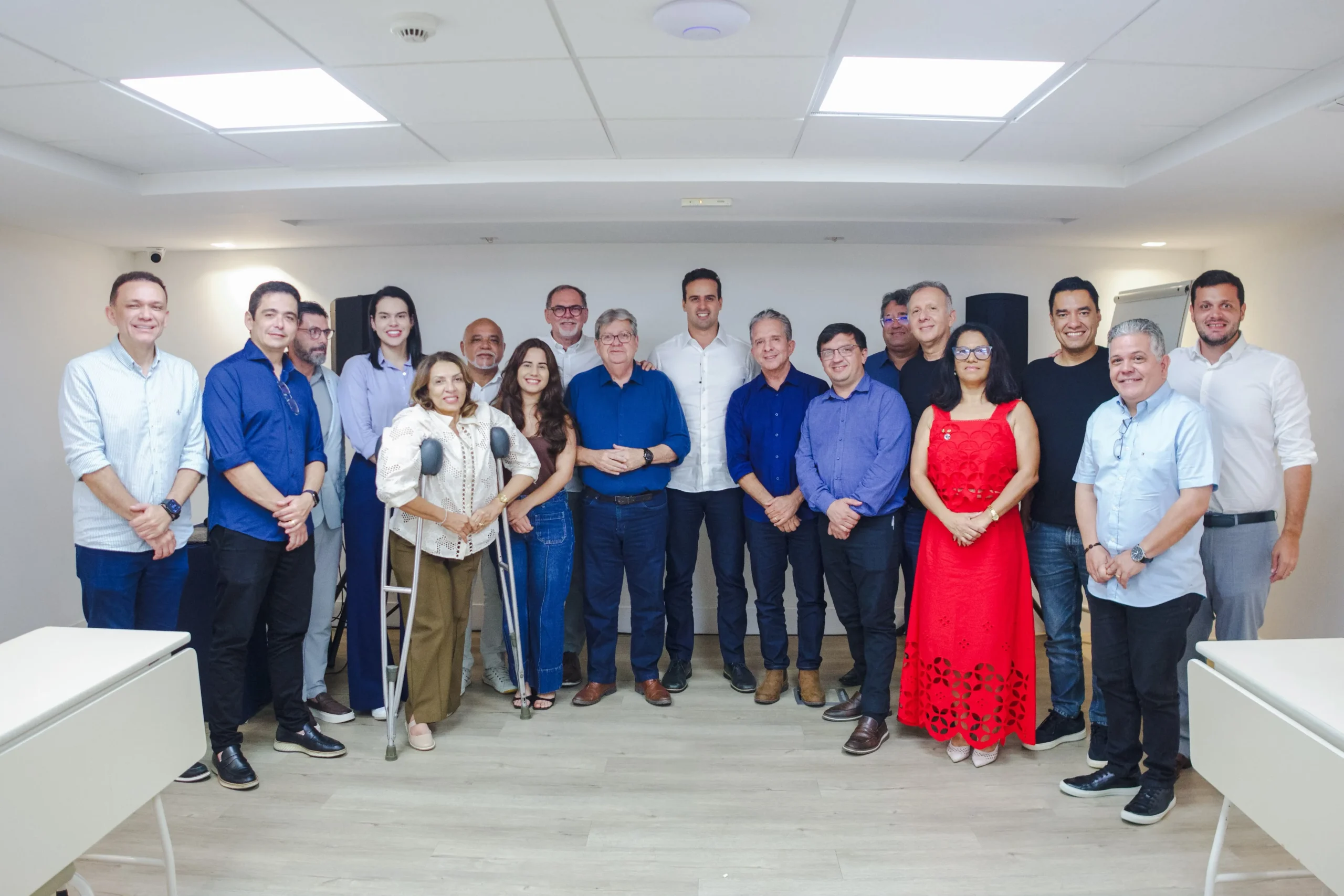 O governador da Paraíba e pré-candidato à reeleição, Lucas Ribeiro (PP), reuniu nesta segunda-feira (13), em João Pessoa, representantes de 14 partidos que integram a base aliada e formalizou a criação do Conselho Político para as eleições de 2026.