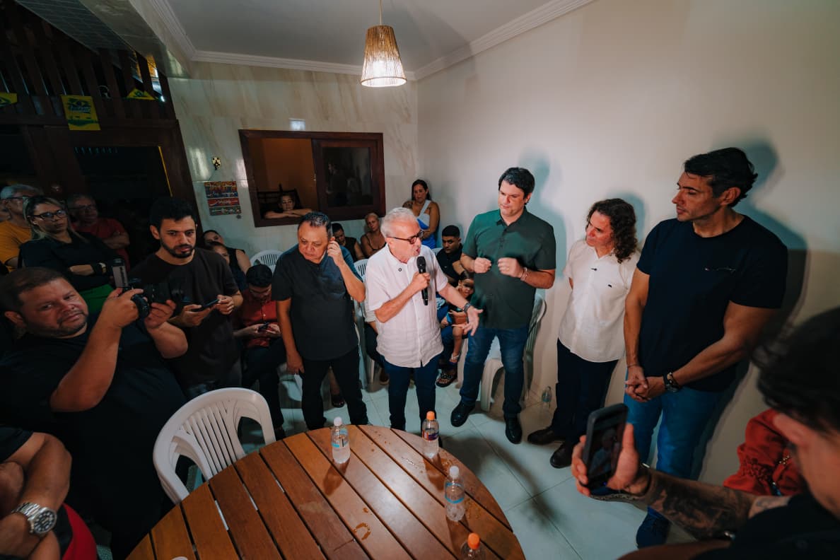 *Cícero Lucena defende universalização do Pé-de-Meia para estudantes do Ensino Médio da Rede Estadual durante encontro com apoiadores em João Pessoa*