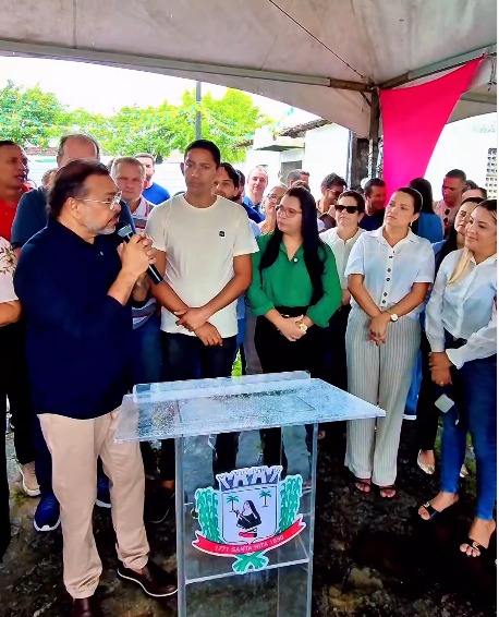 Prefeitura de Santa Rita assina ordem de serviço para revitalização da Praça do Castanheiro, em Várzea Nova