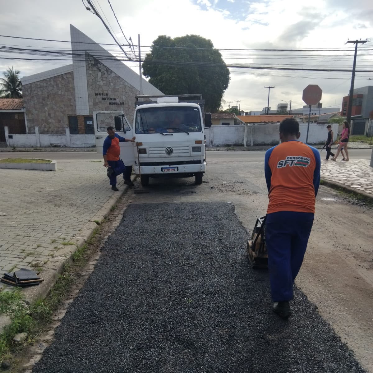 Prefeitura intensifica operação tapa-buraco e 51 bairros recebem o serviço nesta quinta-feira