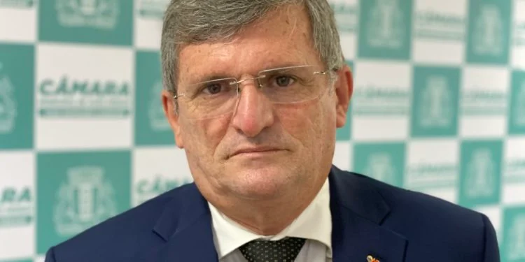 Odon Bezerra questiona imagens de lixo em João Pessoa e sugere possível ação para desgastar gestão de Léo Bezerra