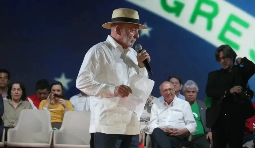 Lula endurece discurso contra violência de gênero e manda recado a agressores: “Quem bate em mulher não precisa votar em mim”