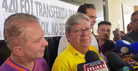 João Azevêdo vota em João Pessoa ao lado de Lucas e Nabor e diz que campanha levou mensagem de continuidade