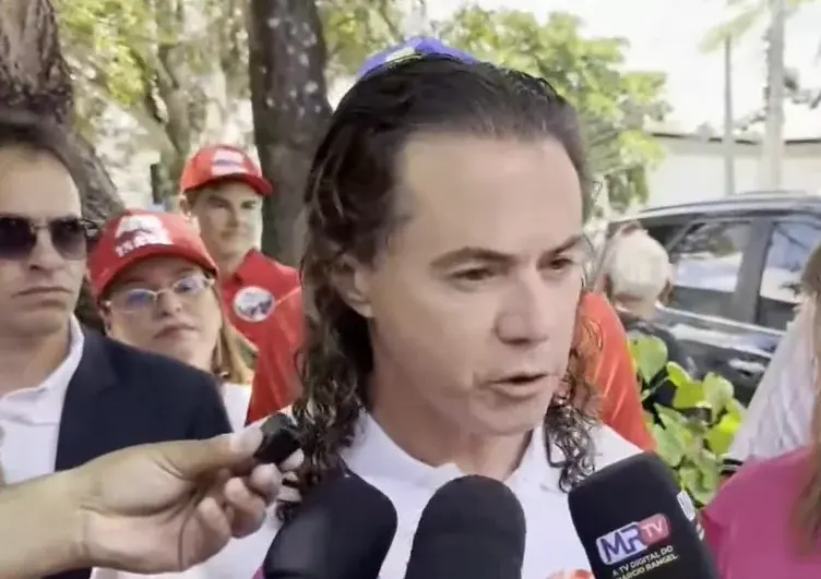 Veneziano vota em Campina Grande, pede votos para Cícero e André e reforça apoio a Lula: “A Paraíba haverá de confirmar”