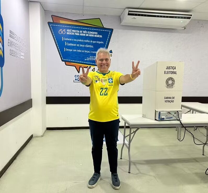 Queiroga vota em João Pessoa e promete apoiar impeachment de Alexandre de Moraes se eleito ao Senado